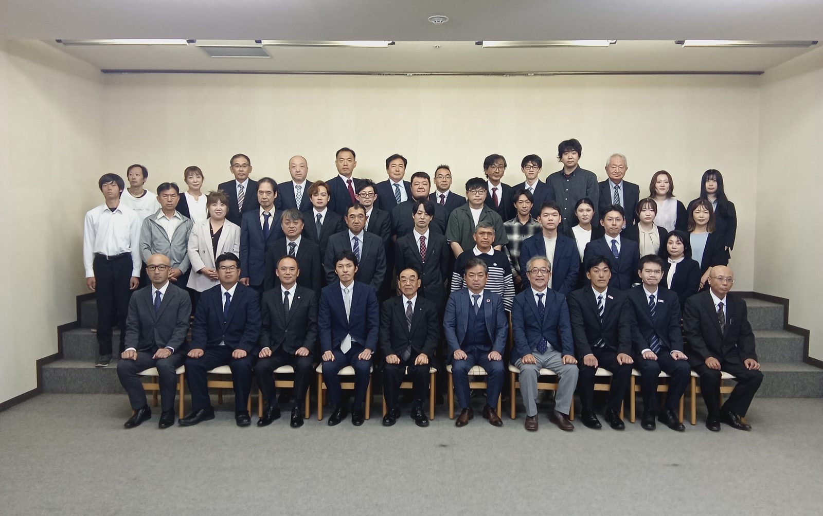 経営革新計画2026発表会の集合写真